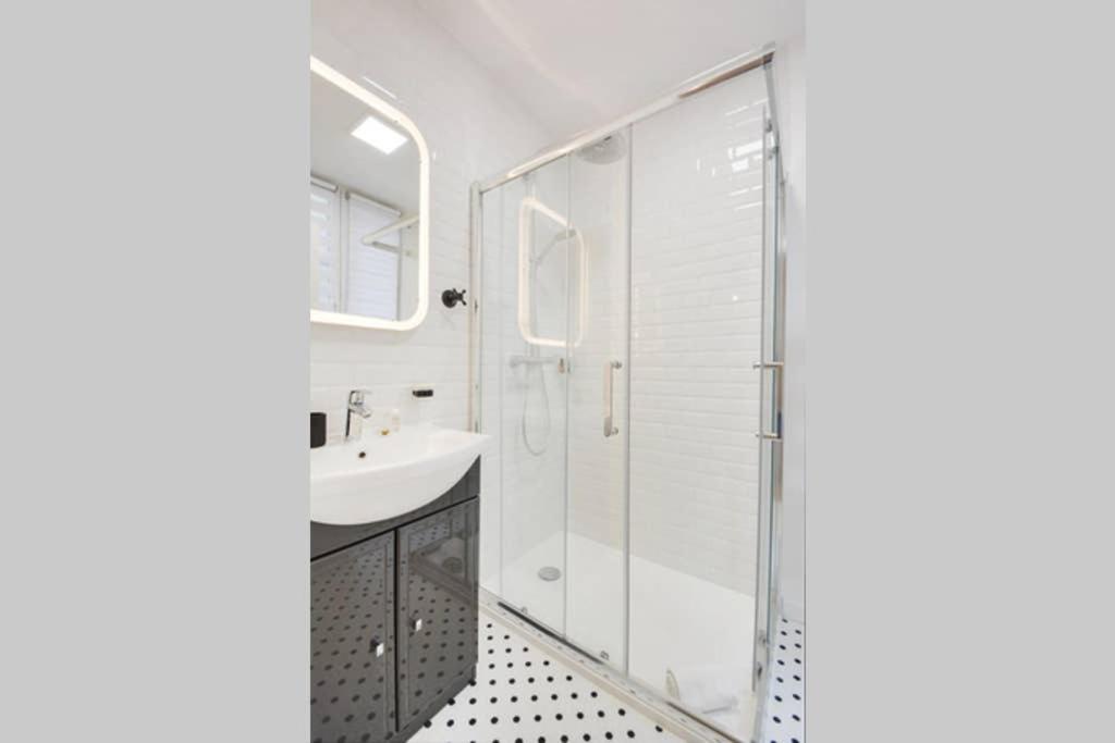 Luxueux Duplex 6 - 8Pers - Full Equipped - Republique Lägenhet Paris Exteriör bild